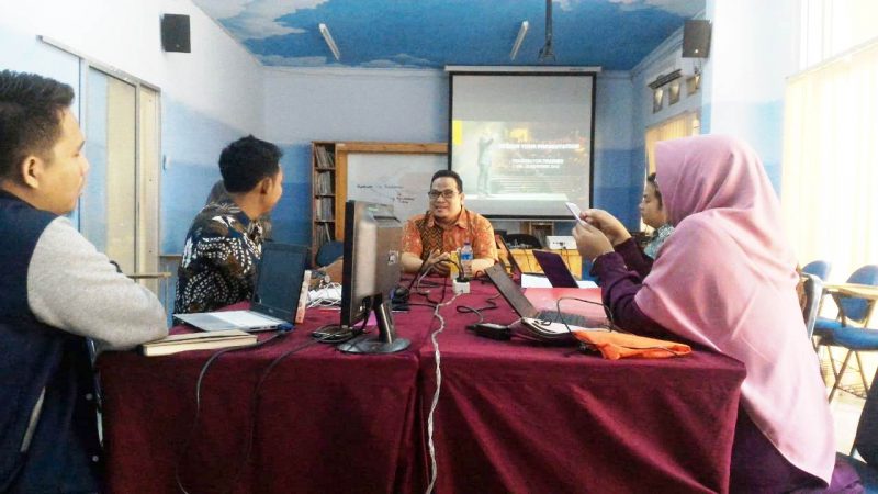 Mentoring Trainer Sekolah Guru Indonesia